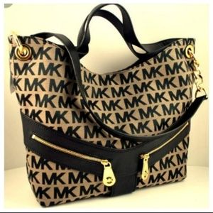Michael Kors Large Jamesport Signature Tote